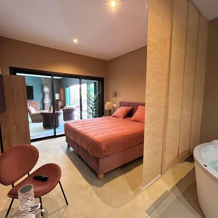 La Maison Coloniale Bed & Breakfast Torreilles