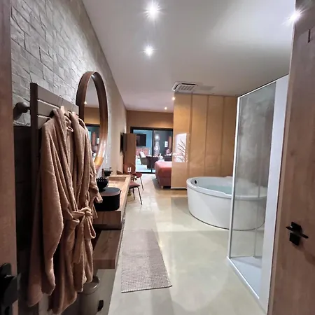 Bed & Breakfast La Maison Coloniale Privatives De Prestige 4*