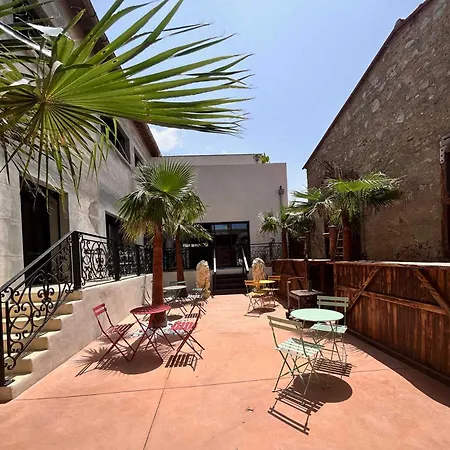 La Maison Coloniale Bed & Breakfast *
