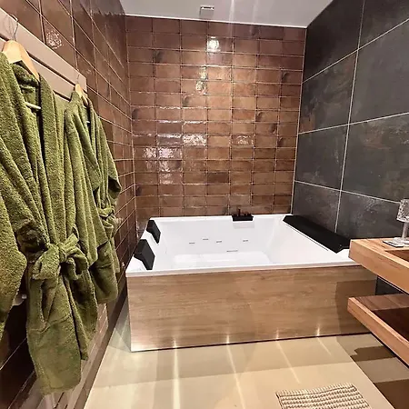 La Maison Coloniale Bed & Breakfast Torreilles