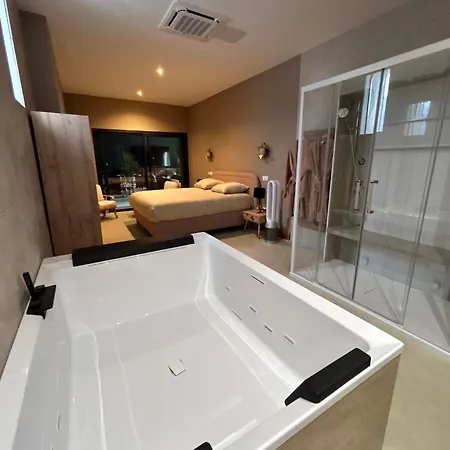 La Maison Coloniale Privatives De Prestige 4* 托雷伊